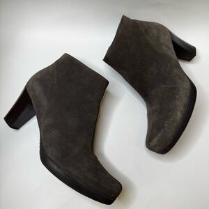 La Canadienne Suede Ankle Boots